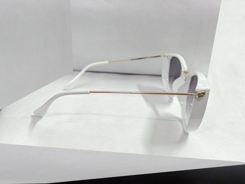Women Vintage Style Cat Eye Sunglasses, Midnight Design, White
